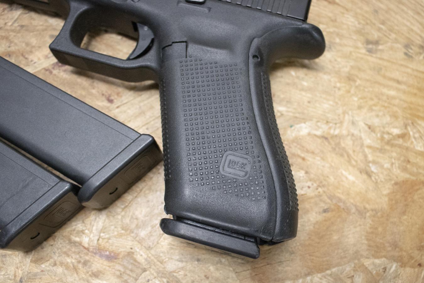 GLOCK 17 Gen5 9mm Police Trade-In Pistols with Three Magazines